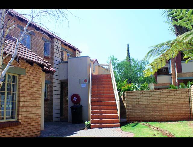 2 BEDROOM APARTMENT SOLD IN MOOIKLOOF RIDGE